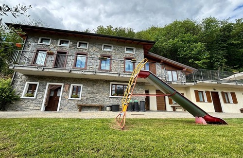 Ardenno Chalet De Esquí | CHALET CON PISCINA