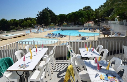 Agde Casa | Acogedor chalet con terraza en una zona boscosa cerca de Agde