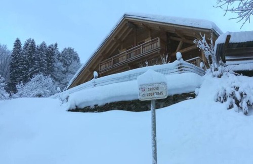 Queige Chalet De Esquí | Chalet de madera cómodo, independiente, tranquilo, con hermosas vistas del Mont Blanc