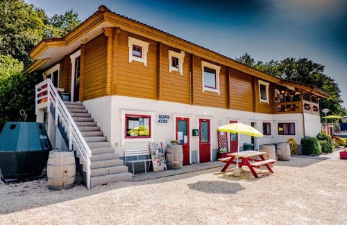 Mauroux Chalet De Esquí | Chalets du Soleil