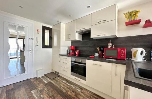 Mandelieu-La-Napoule Apartamento | Chaleureux appartement vue mer