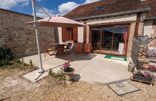 Bonnee Casa | Chaleureux Gîte avec Terrasse à Proximité de la Loire et des Sites Touristiques - FR-1-590-433