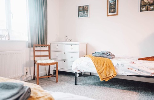 Wyke Regis Casa | Chalkhill View - Idyllic, Sea Views & Parking