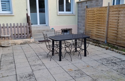 Chalons-en-Champagne Casa | Châlons : Cocooning stay with Balneo, Garden and Garage