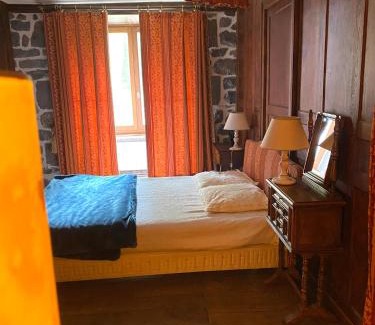 Saint-Martin-sous-Vigouroux Casa | Chambre avec du charme