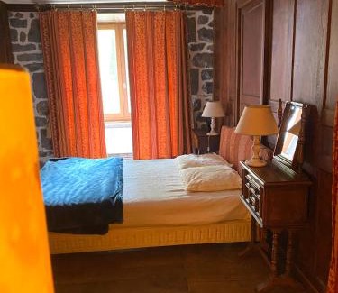 Saint-Martin-sous-Vigouroux Casa | Chambre avec du charme