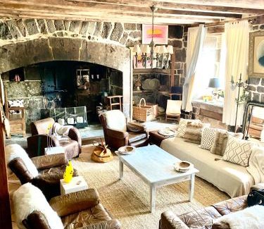 Saint-Martin-sous-Vigouroux Casa | Chambre avec du charme
