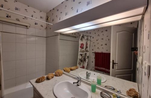 Rosny-sous-Bois Casa | Chambre 15 m SDB et toilettes privatives