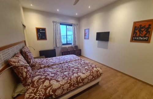 La Ferte-Saint-Aubin Cama Y Desayuno | Chambre Amédée PMR chic avec Wi-Fi et petit déjeuner inclus - FR-1-590-479