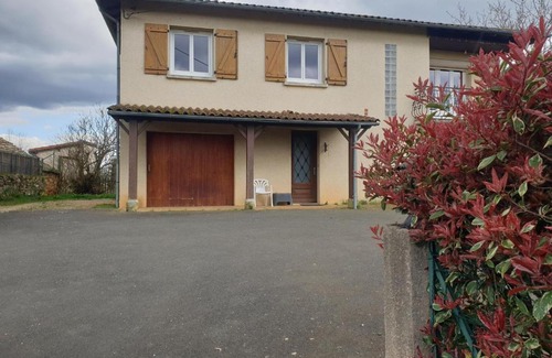 Figeac Casa | Chambre au calme avec cuisine équipée en supplément sur demande