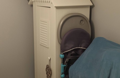 Arvert Casa | Chambre Avec lit 2 Personnes, Lit, Chaise Haute et Baignoire Bébé Fournis