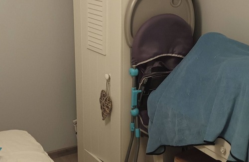 Arvert Casa | Chambre Avec lit 2 Personnes, Lit, Chaise Haute et Baignoire Bébé Fournis