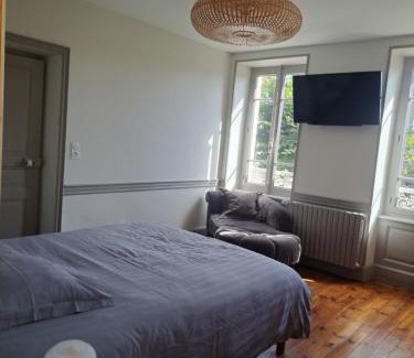 Montaigut-le-Blanc Casa | Chambre avec salle de bain privative
