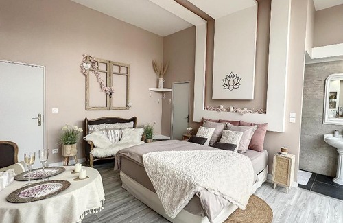 Louches Cama Y Desayuno | Chambre avec spa, piscine et sauna privatif