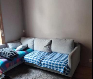 Collignon Casa | Chambre confortable lit double schaarbeek 1ere étage clé normal