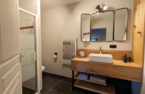 Saint-Privat-d'Allier Cama Y Desayuno | Chambre cosy avec bien-être, parking, wifi - Au cœur de l'Auvergne - FR-1-582-506