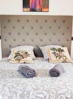 Rochefort-du-Gard Apartamento | Chambre cosy avec terrasse sur la colline boisée, parking privé, jardin, calme, climatisation, 10 mn pont du Gard num7