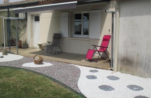 Saint-Georges-des-Coteaux Cama Y Desayuno | Chambre d'Hôtes Les Ormeaux
