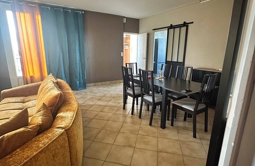 Fleury-les-Aubrais Cama Y Desayuno | Chambre d'hôte located 5min walk from Fleury les Aubrais train station