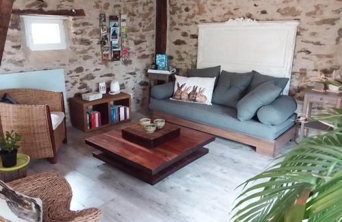 La Salvetat-Peyrales Cama Y Desayuno | Chambre d'hôtes en Segala