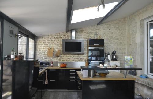 Chef-Boutonne Cama Y Desayuno | Chambre d'hôte avec piscine partagé à disposition