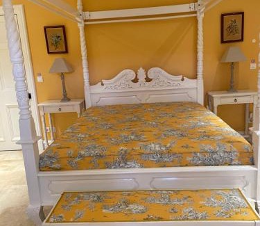 Euzet-les-Bains Cama Y Desayuno | Chambre d'Hôte Couguiolet - avec piscine