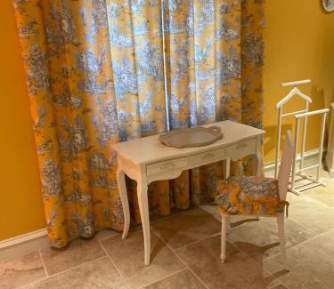 Euzet-les-Bains Cama Y Desayuno | Chambre d'Hôte Couguiolet - avec piscine