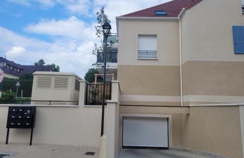 Saint-Witz Apartamento | Chambre d'hôte, dans 4 pièces , avec terasse, jardin