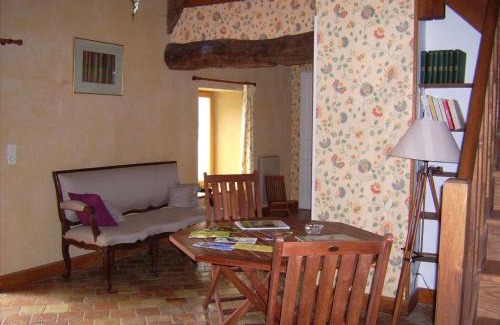 Le Pin-la-Garenne Cama Y Desayuno | Chambre d'hôte au domaine de la Miottiere