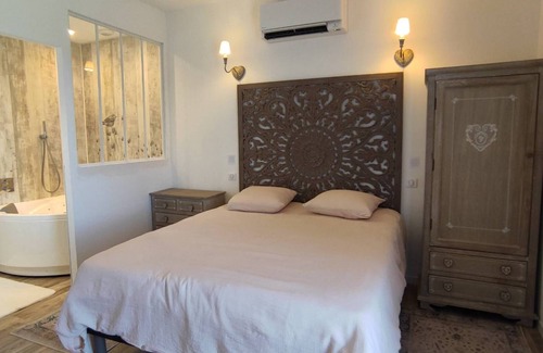 Peret Cama Y Desayuno | Chambre D'hôtes Avec Baignoire Balnéo. Petits Déjeuners Inclus. Proche Salagou