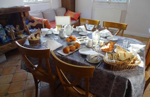 Ligny-le-Ribault Cama Y Desayuno | Chambre d'hôtes 'Perle' avec WiFi, TV, petit-déjeuner inclus - FR-1-590-508
