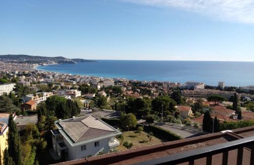 Fabron Cama Y Desayuno | Chambre d'hôtes vue imprenable mer