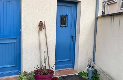 Houdan Casa | Chambre Dans Maison Individuelle Gare Paris Montparnasse en 50 Minutes