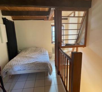 Ayssenes Cama Y Desayuno | Chambre de La Tour