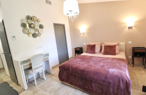Saint-Just Cama Y Desayuno | Chambre Dhôte Pour 2 Personnes Dans un Mas Languedocien Avec Piscine et Jacuzzi
