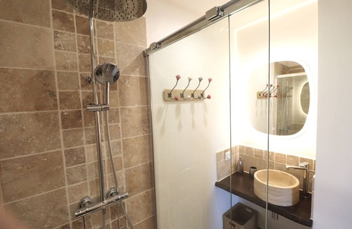 Saint-Just Cama Y Desayuno | Chambre Dhôte Pour 2 Personnes Dans un Mas Languedocien Avec Piscine et Jacuzzi