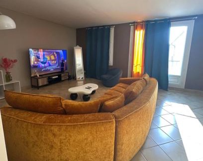 Fleury-les-Aubrais Casa | Chambre double chez habitant