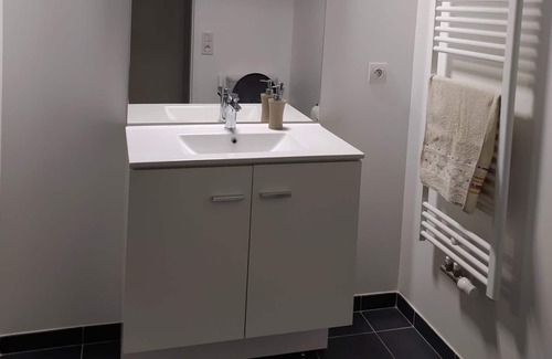 Villepreux Cama Y Desayuno | Chambre et Salle de Bain Privées ds Maison Proche St Quentin en Yvelines