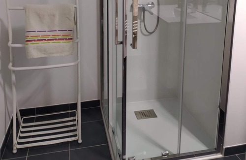 Villepreux Cama Y Desayuno | Chambre et Salle de Bain Privées ds Maison Proche St Quentin en Yvelines