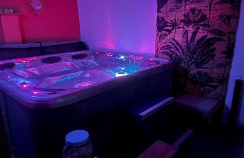 Paulhan Casa | Chambre et Spa Sud Doré avec Piscine en saison