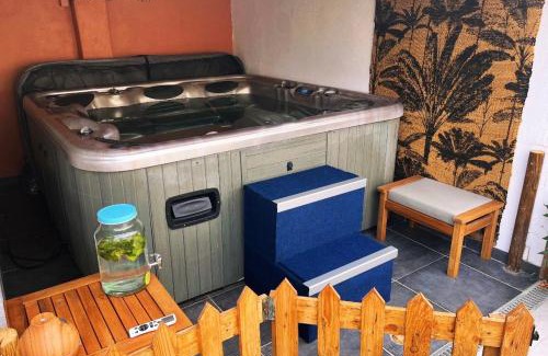 Paulhan Casa | Chambre et Spa Sud Doré avec Piscine en saison