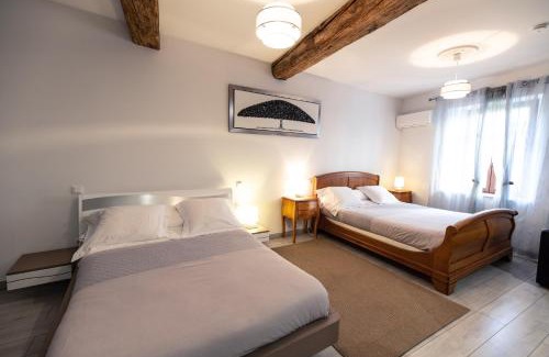 Centre Historique Apartamento | Chambre Familiale du Couvent