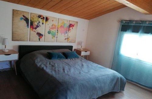Saillans Cama Y Desayuno | Chambre familiale "le pêcher"