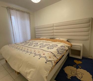 Saint-Martin-Belle-Roche Casa | Chambre privée - Maison partagée