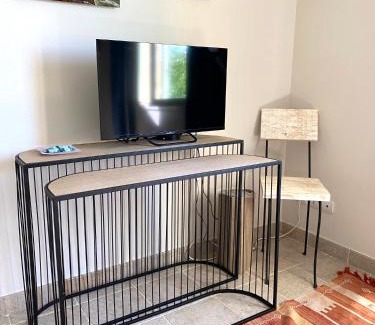 Saint-Quentin-la-Poterie Casa | Chambre avec vue