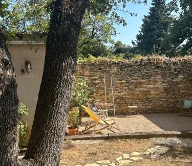Villeneuve-les-Avignon Apartamento | Chambre indépendante Les Chênes