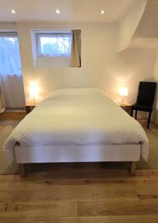 Plerin Casa | Chambre indépendante grand confort avec parking privé clos en centre ville