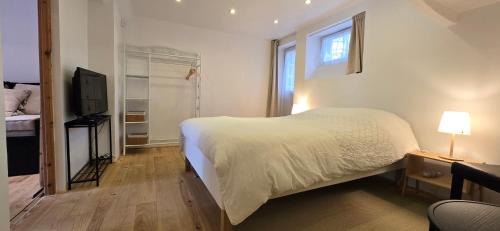 Plerin Casa | Chambre indépendante grand confort avec parking privé clos en centre ville