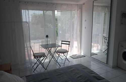 Saint-Maximin-la-Sainte-Baume Casa | Chambre Indépendante sur terrain avec piscine