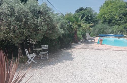 Saint-Maximin-la-Sainte-Baume Casa | Chambre Indépendante sur terrain avec piscine